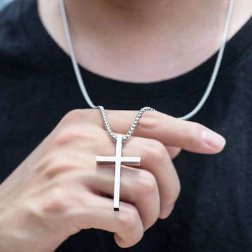 VNOX Cross Pendant Necklace - Strength & Style in Every Detail