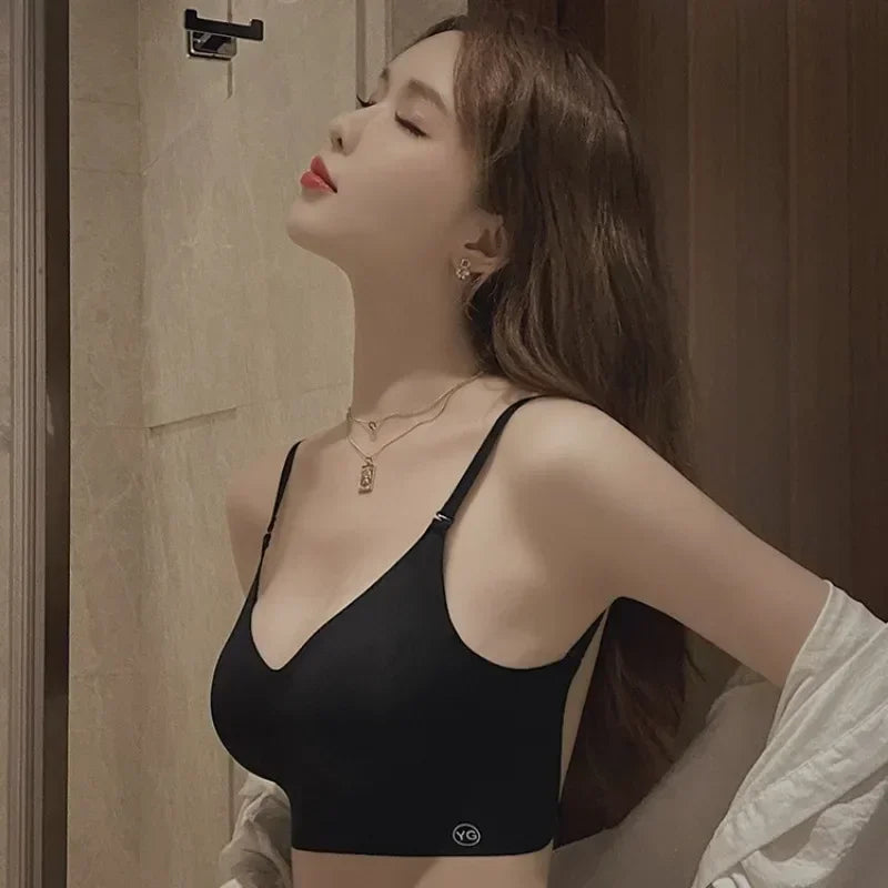 MOONBIFFY Seamless Bra - Invisible Support, Visible Confidence.